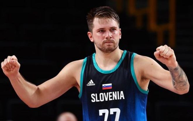 科斯塔库塔：点球毫无逻辑，这么吹一个半场能吹17、18个点球（科斯塔库塔：这种点球判罚毫无道理，按这标准半场能判十七八个点球）