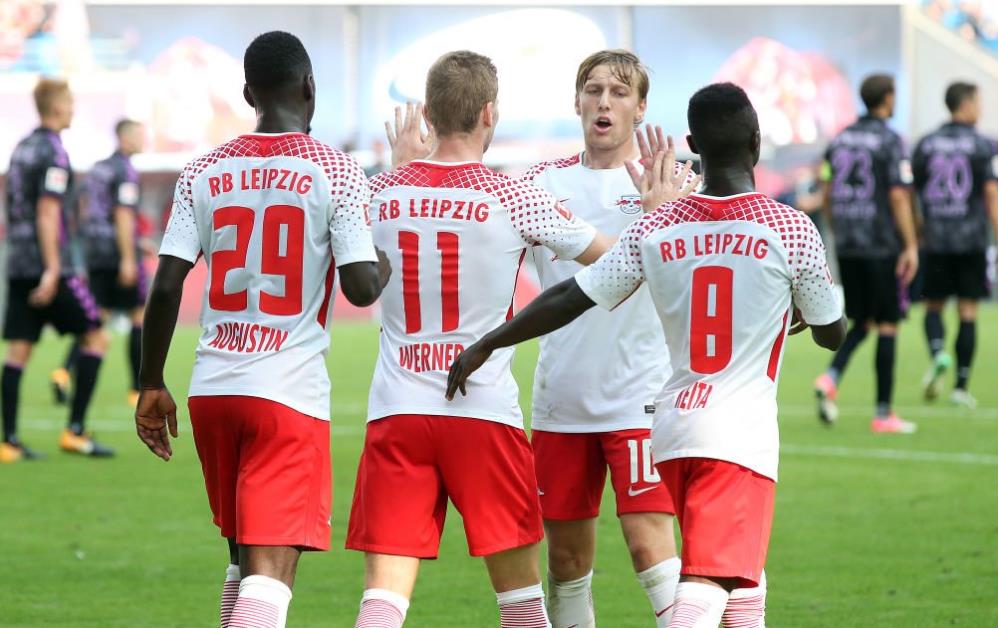 阿斯：西足协主席介入亚马尔事件；国家队和巴萨队医关系不睦（阿斯：西足协主席出面处理亚马尔风波，国家队与巴萨队医关系紧张）