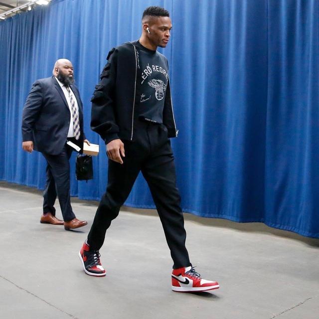 掘金VS黄蜂前瞻：掘金冲击客场10连胜，拉梅洛·鲍尔缺阵（黄蜂迎战掘金前瞻：拉梅洛·鲍尔缺席，丹佛冲击客场十连胜）