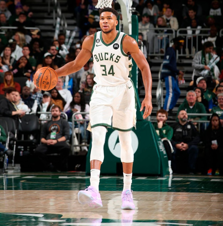 亚戈平均69.7分钟一球，本赛季中超进球数＞1的球员中用时最短（亚戈每69.7分钟进一球，本季中超进球超过1的球员中效率最高）