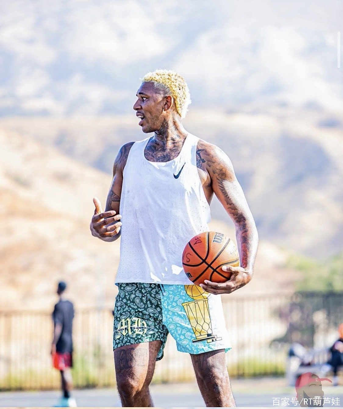 周琦内线统治力大爆发（周琦篮下称霸火力全开）