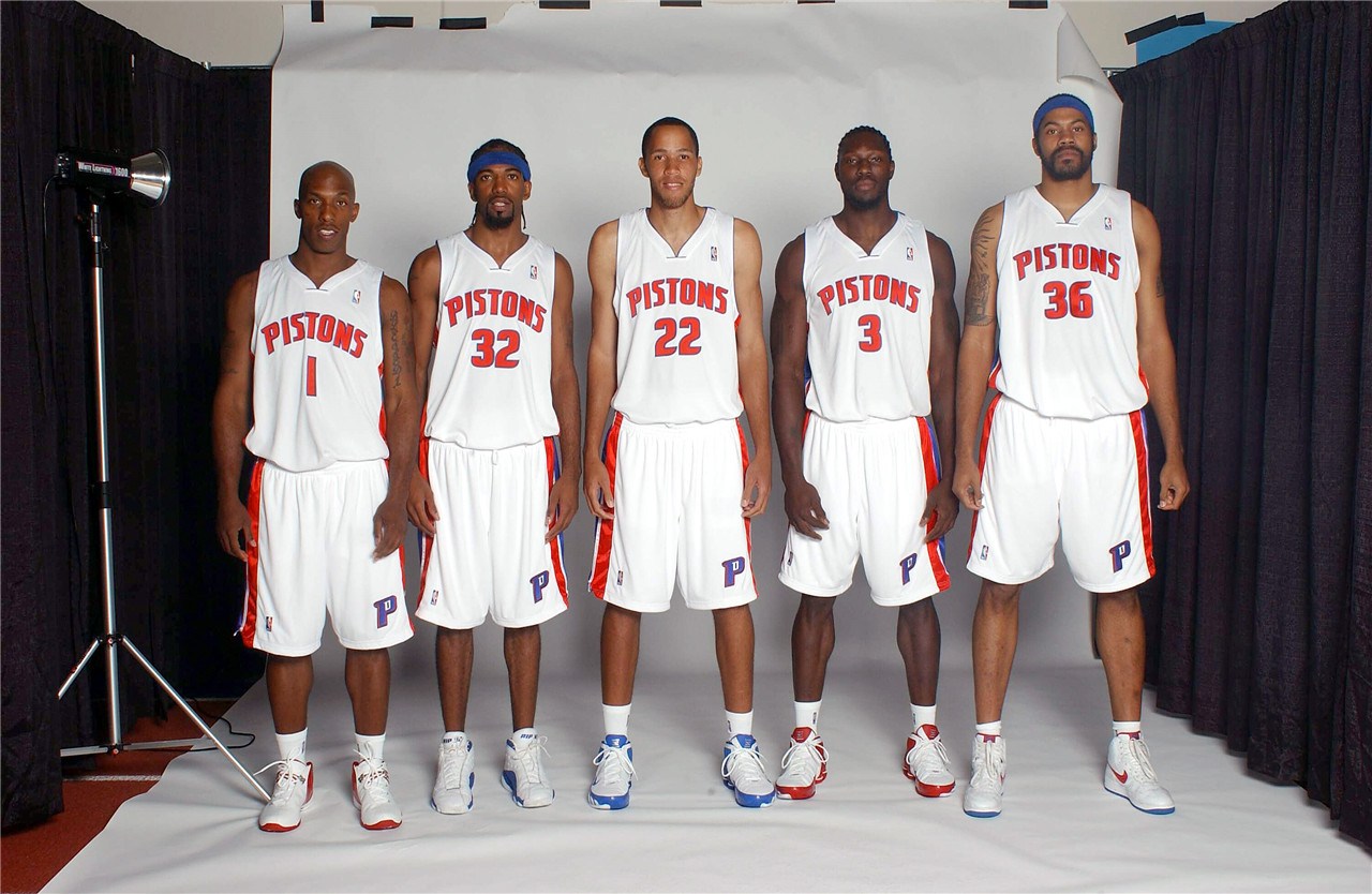 体坛联播｜斯洛特首度公开回应萨拉赫，曼联4比1大胜狼队（体坛速递｜斯洛特首次回应萨拉赫，曼联4比1击败狼队）